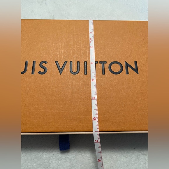 Louis Vuitton Orange Gift Box with Blue Ribbon - Picture 4 of 17